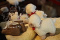 Schäfchen und Babyschuhe aus Schafswolle