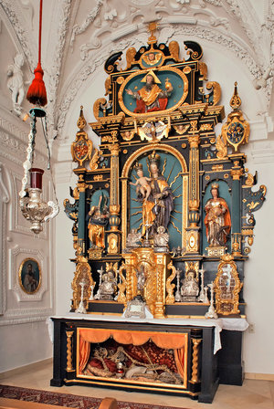 Altar of the castle chapel with the bones of St. Victor